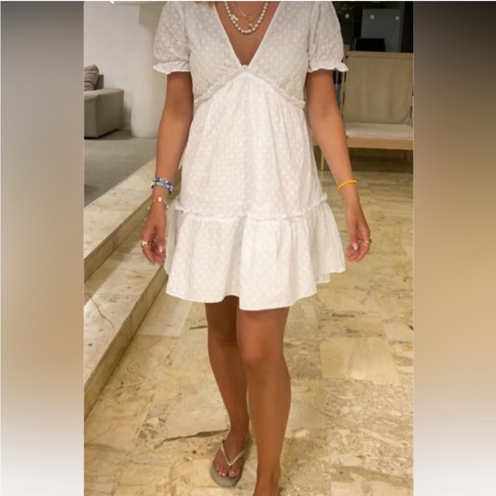 Zara White Eyelet Embroidered Dress Summer Size Large L - Picture 1 of 11